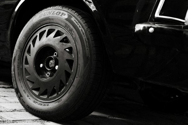 Welche Vorteile bieten Elektro-MotorrÃ¤der gegenÃ¼ber traditionellen Modellen?